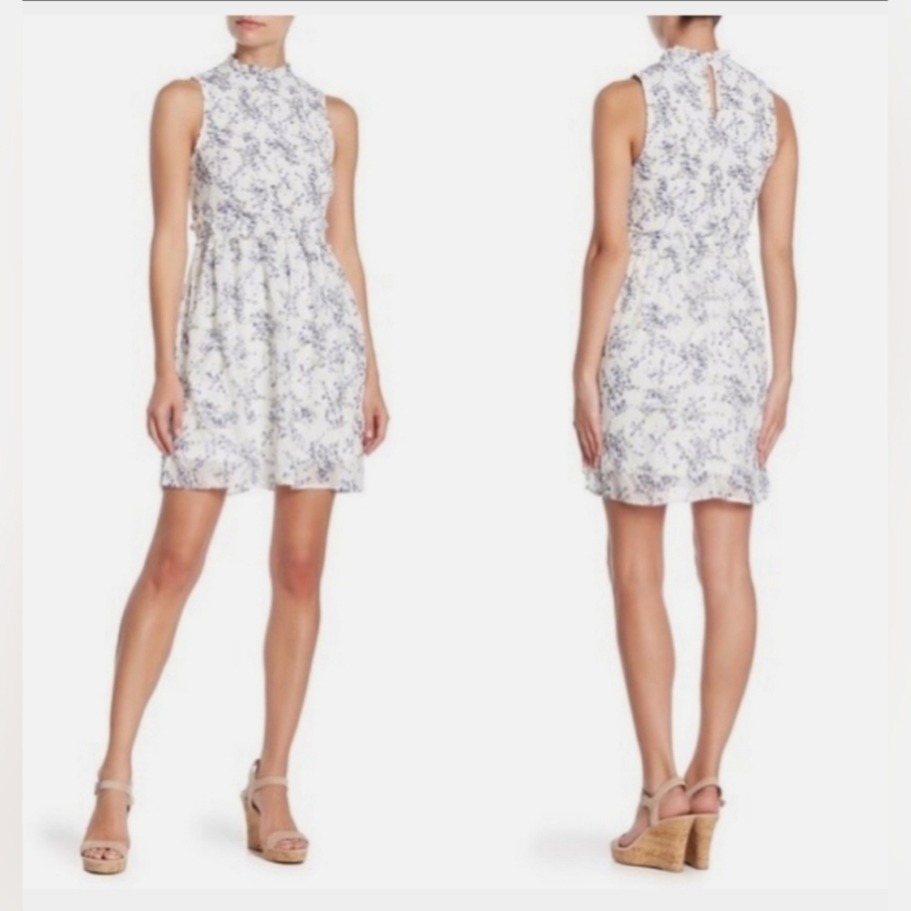 2137) Kenedik Dobby Ditsy White Floral print  Smocked Ruffle Mini Dress Size XS